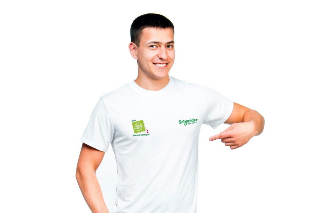 design-studio-promotional-elements-merchandising-barcelona-1325x883